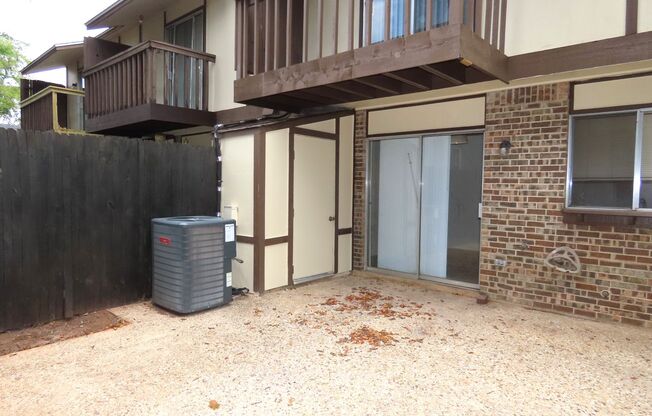 2 beds, 1.5 baths, $1,100, Unit APARTMENT # 3