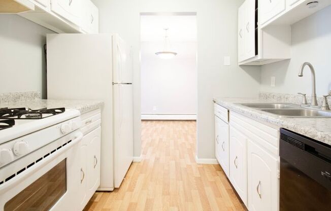 2 beds, 1 bath, 954 sqft, $1,380, Unit 206