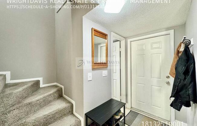 5216 TENNIS CT CIR