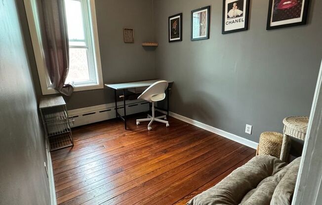 2 beds, 1 bath, $1,850