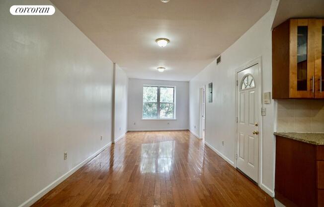 7402 5 AVE