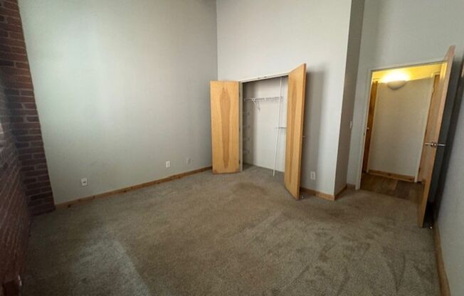 2 beds, 1.5 baths, 1,025 sqft, $1,825, Unit 922