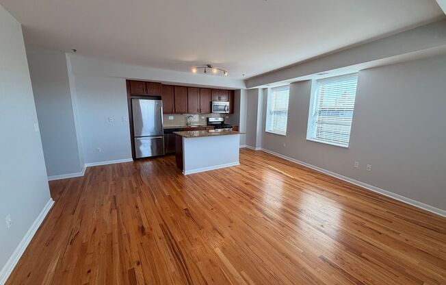 2 beds, 1 bath, 1,000 sqft, $2,200, Unit 204
