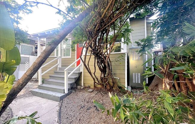 129 CLUBHOUSE AVE