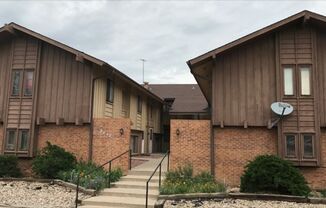 2012 W Plum St