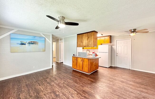 2 BR House w/ Fenced Yard