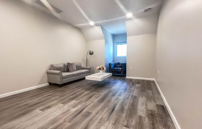 2 beds, 1 bath, 719 sqft, $2,995, Unit 307