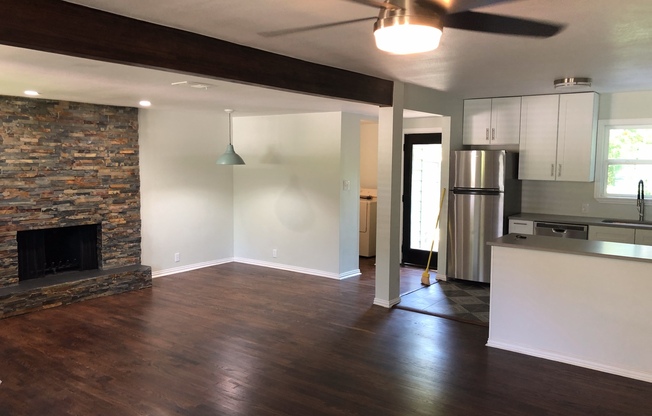 2 beds, 1 bath, $1,650