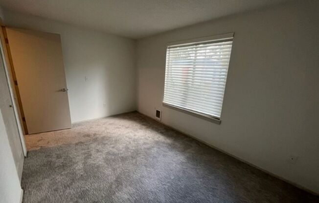 3 Bd / 1Ba Renton Condo