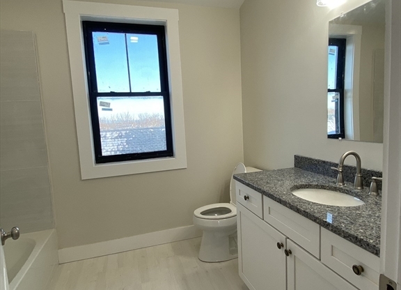 3 beds, 2.5 baths, 1,300 sqft, $4,000, Unit 3 Front