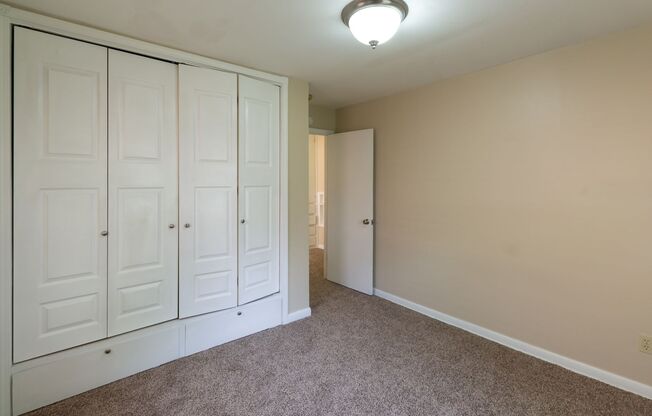 3 beds, 1 bath, $1,049