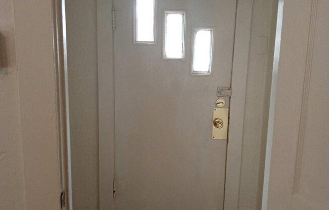 3 Bed, 1 Bath - Near the University