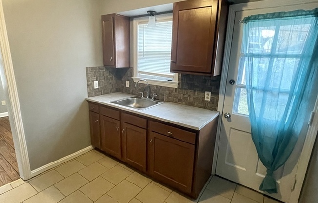 3313 SUTTON RD