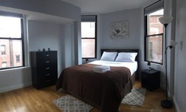 10 Charlesgate East 304
