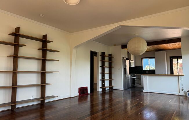 Gorgeous Silverlake 3+2+Detached Office with Bathroom