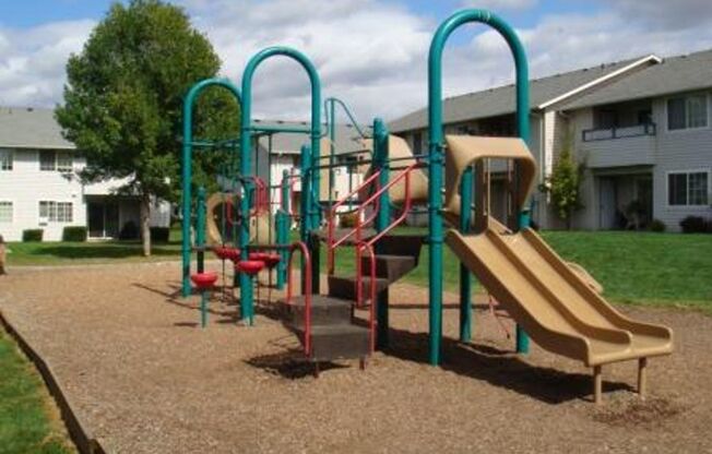 2 beds, 1 bath, 800 sqft, $1,510, Unit 1893-53