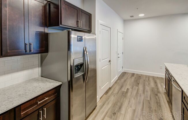 1 bed, 1 bath, 800 sqft, $1,275