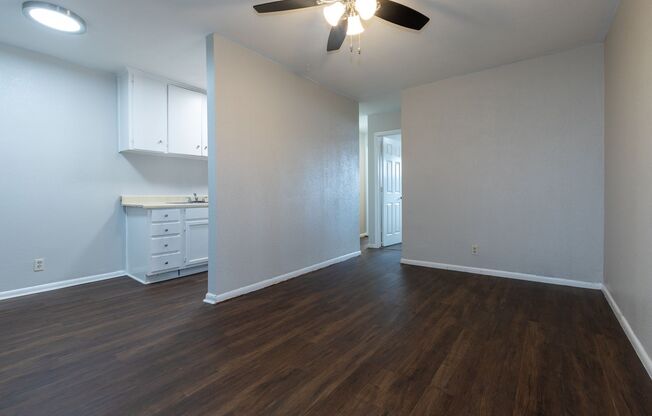 1 bed, 1 bath, 575 sqft, $675, Unit Unit 11