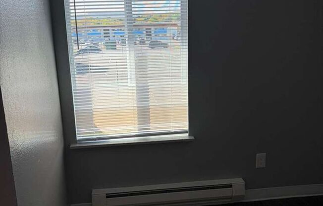 2 beds, 1 bath, 867 sqft, $1,285, Unit 601 I201