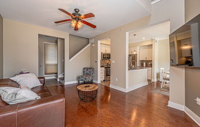 Fully Furnished 1-Bedroom, 1.5-Bathroom 3-Story Condo for Rent in Oak Lawn Dallas!