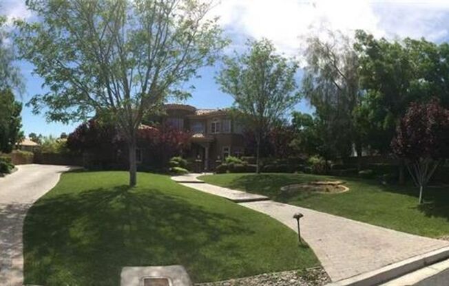 8741 Newport Isle Ct, Las Vegas, NV 89117