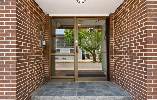 880 BROADWAY