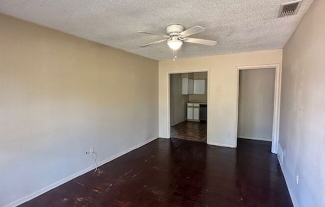 4 beds, 1 bath, $1,195