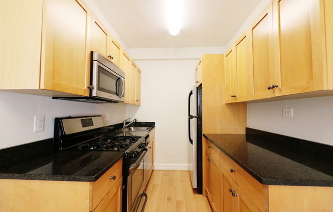 Studio, 1 bath, 450 sqft, $2,185, Unit 401