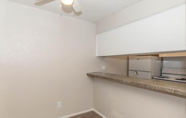 Studio, 1 bath, 448 sqft, $865