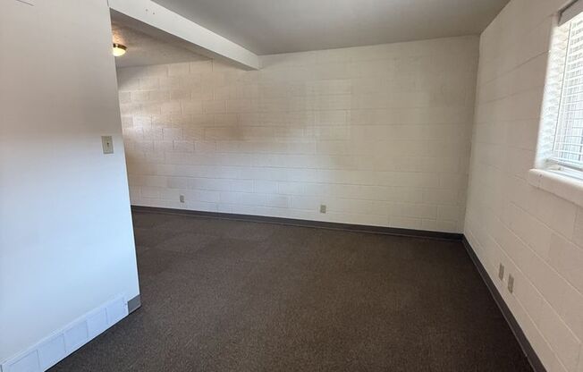 Studio, 1 bath, 500 sqft, $625, Unit 1024 SUNSET #04