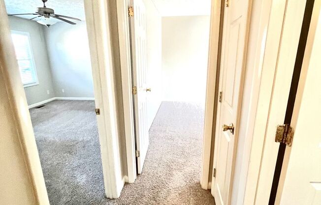 2 beds, 1.5 baths, 1,100 sqft, $1,090, Unit 704-B