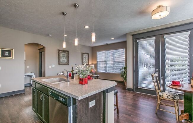 2 beds, 2 baths, 894 sqft, $1,795, Unit C - 1011 Unit 308 - B1234 - Special Closet