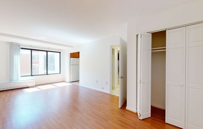 Studio, 1 bath, $1,825, Unit Unit 716