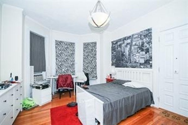 342 Commonwealth Ave.