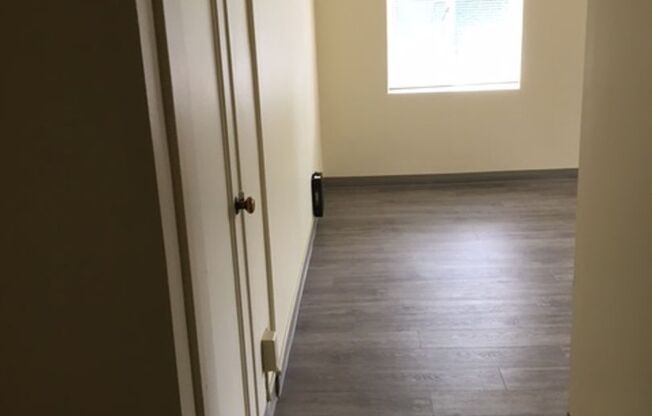 1 bed, 1 bath, 548 sqft, $1,319, Unit 101 1050