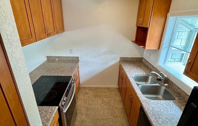 22705 LAKEVIEW DR