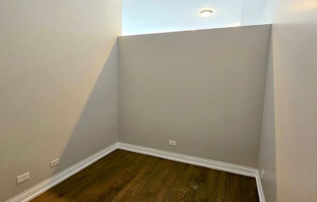 2 beds, 1 bath, 1,000 sqft, $1,625, Unit 2622 W. Cermak - Unit 3F