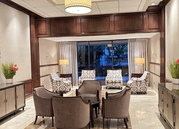 1 bed, 1 bath, 823 sqft, $3,600, Unit 7O