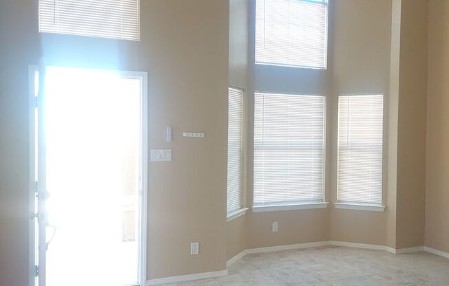 4 BEDROOM 3 BATHROOM HOME! fully remodeled gorgeous home