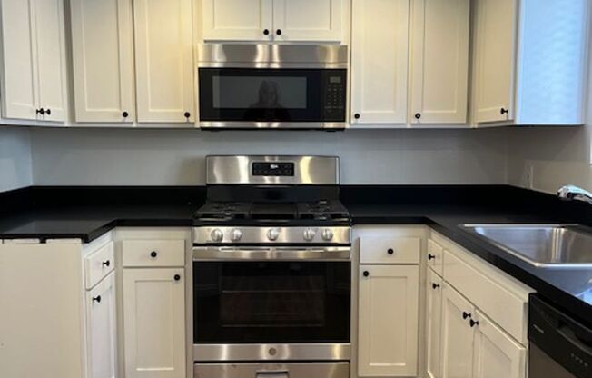 2 beds, 2.5 baths, 1,120 sqft, $2,798, Unit 804
