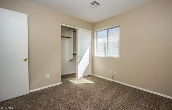 5528 N 67 DR