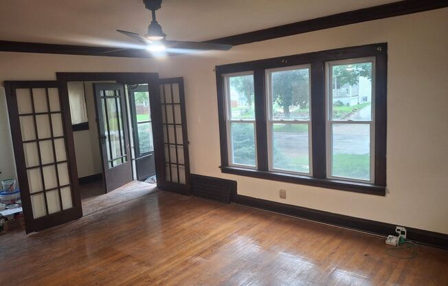 306 N 71st St lower