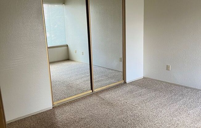 1 bed, 1 bath, 660 sqft, $1,050, Unit 03