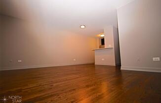 525 W Oakdale Ave