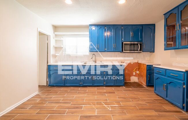 Newly Renovated 3 Bed 1 Bath Home on Evergreen Ave with Special Offer!