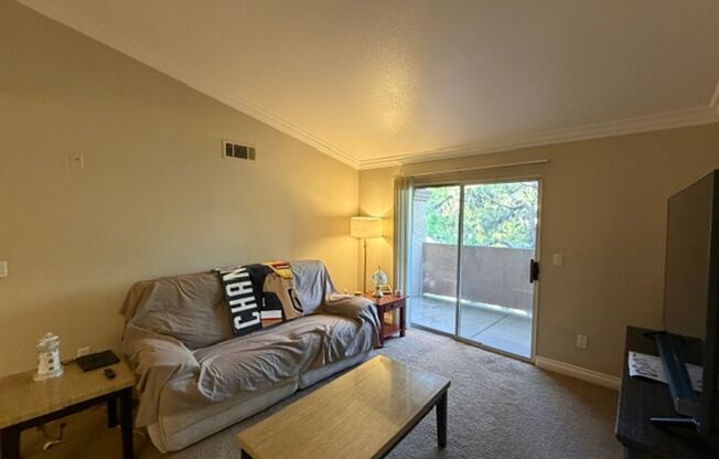 A Fantastic and Super Clean 1 Bedroom, 1 Bathroom upstairs unit.