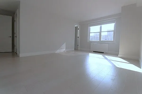 Studio, 1 bath, $9,995, Unit 25D