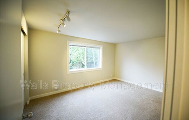 1540 30 AVE S