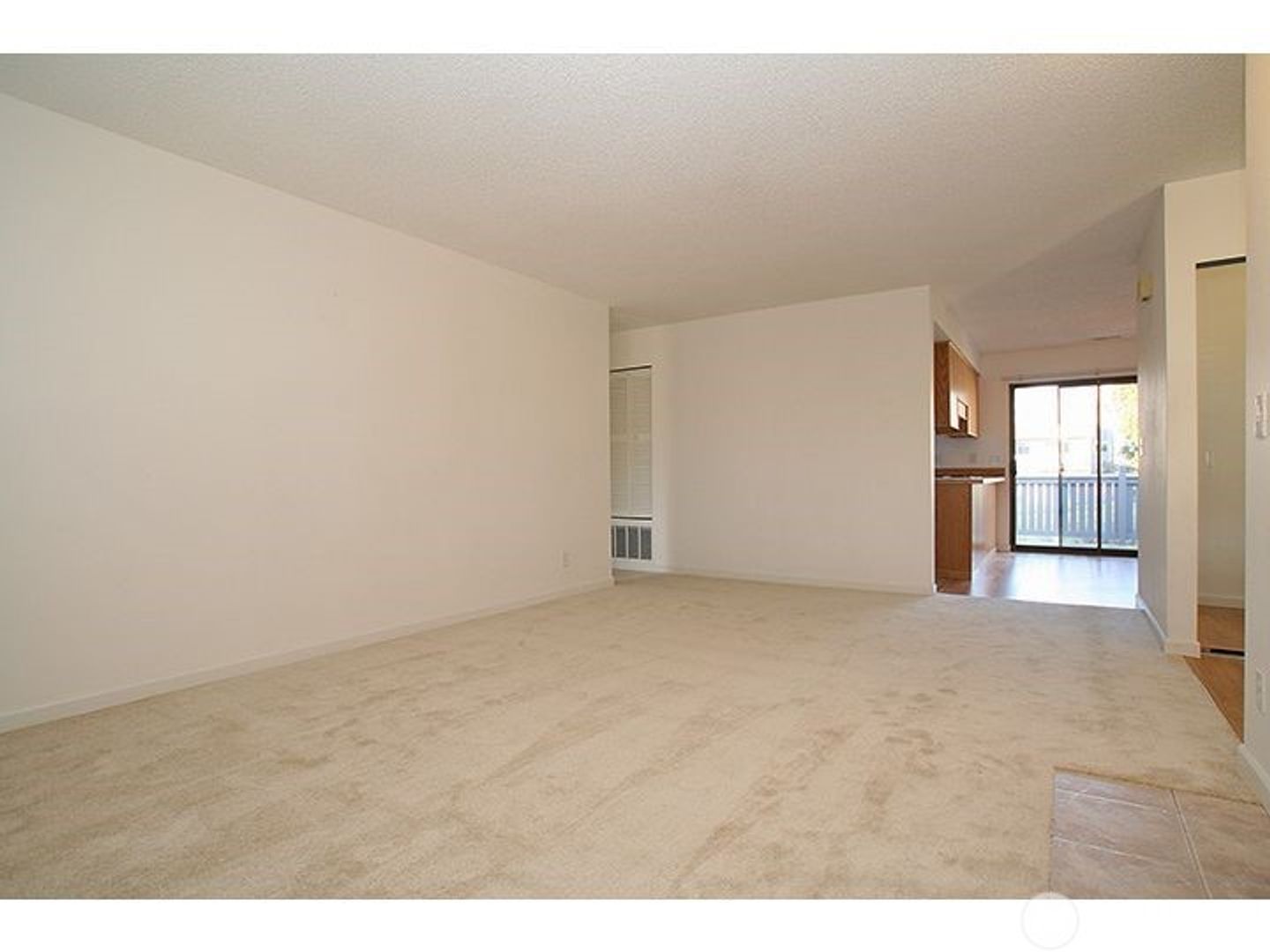 2Bd/1Ba Kirkland Condo
