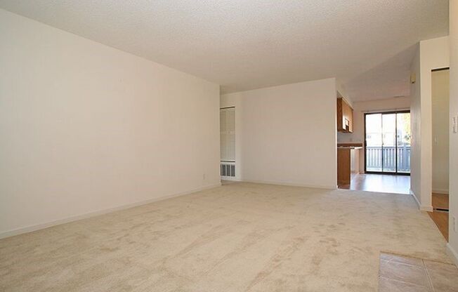 2Bd/1Ba Kirkland Condo
